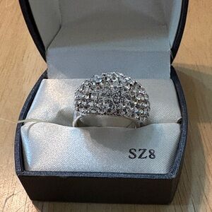 Elegant Silver Crystal Ring